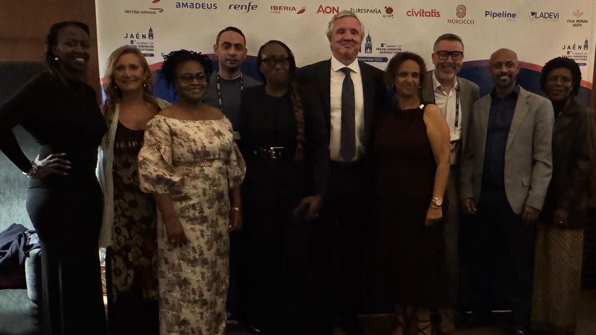 Asociaciones de agencias de viajes africanas junto a Carlos Garrido.