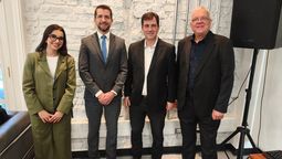 Fernanda Kleinebing, secretaria de comunicaciones de Florianópolis; João Marcelo Conte, de la Embajada de Brasil; Juliano Richter Pires, secretario de Turismo, Desarrollo Económico e Innovación de Florianópolis; y Rubens Augusto Régis, presidente de Destino Floripa.