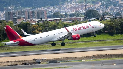 Avianca suspende rutas internacionales.