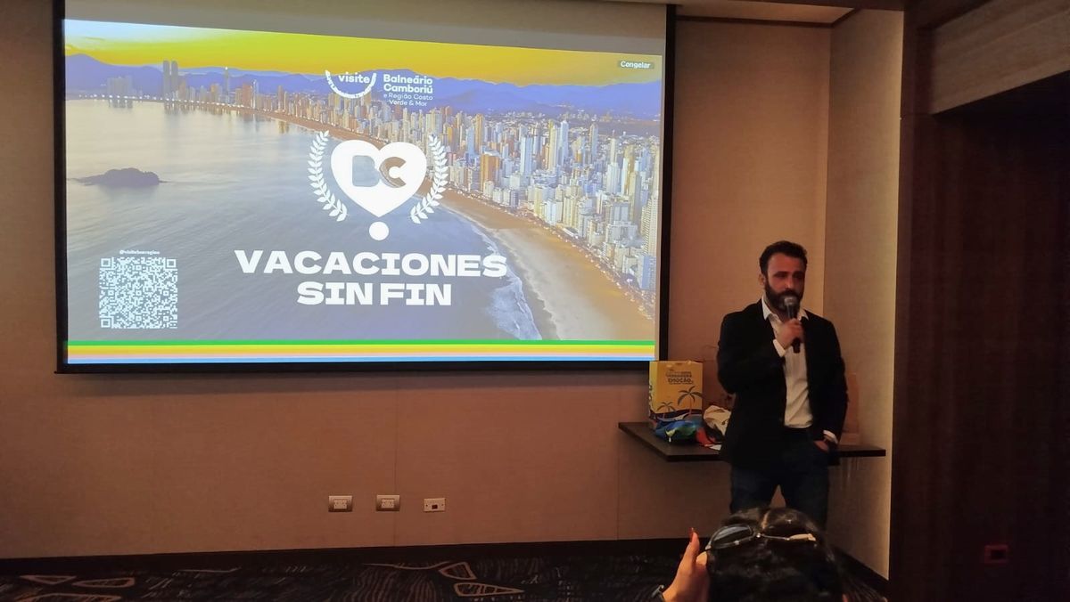Una delegación de operadores, hoteles, parques temáticos y Latam Airlines, presentaron la oferta turística del Balneario de Camboriú.