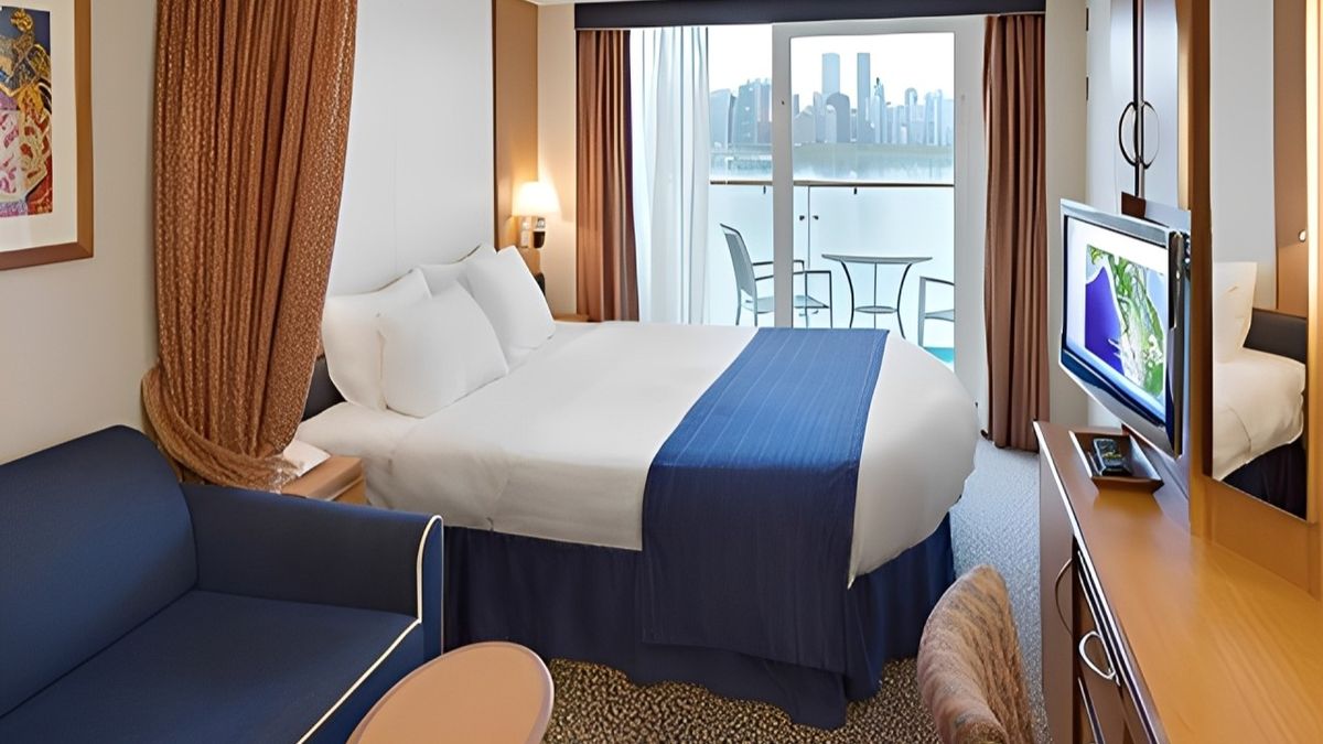 Serenade of the Seas ofrece Cabinas Balcony con terraza privada para disfrutar amaneceres y atardeceres únicos en altamar.