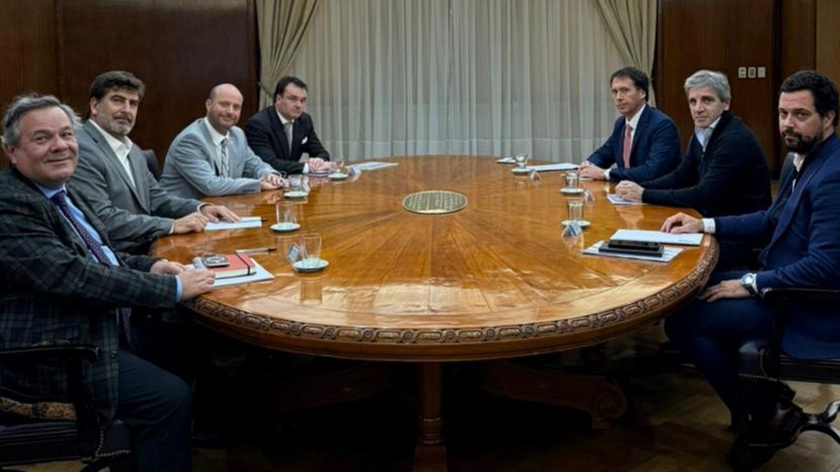 CLIA y referentes del sector de cruceros le acercaron sus propuestas a Luis Caputo.&nbsp;