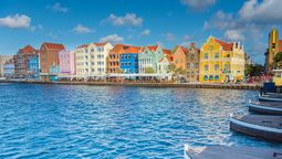 Willemstad, la pintoresca capital de Curazao, catalogada como Patrimonio de la Humanidad por Unesco.