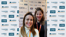 Juliana Assumpção, directora ejecutiva de Abav-SP Aviesp y Marianna Alcorta, gerente ejecutiva Abav-SP Aviesp en FIT 2025.