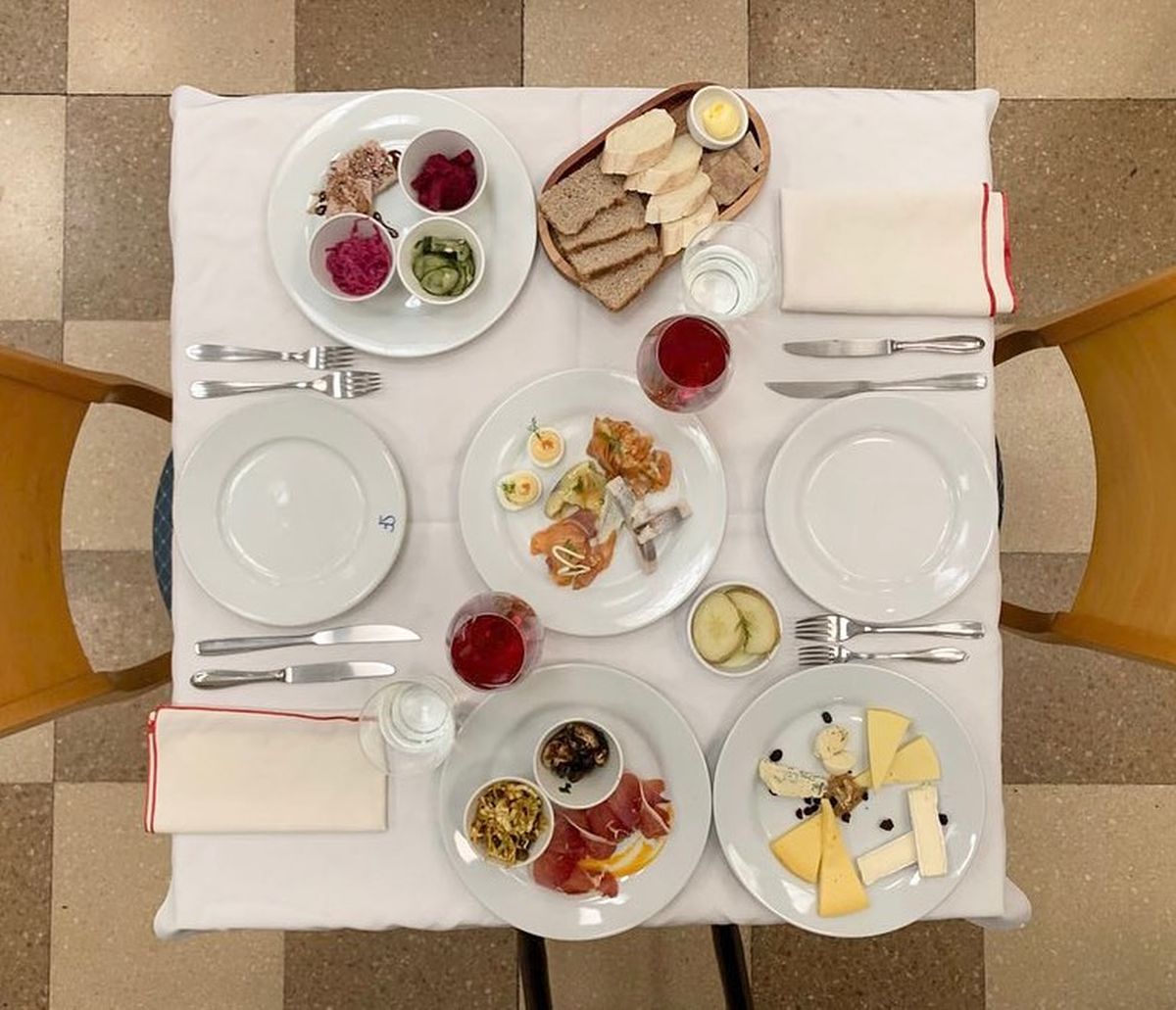 El Club  Sueco es uno de los mejores secreto de San Telmo. Su menú es ahora, un imperdible para los foodies porteños.