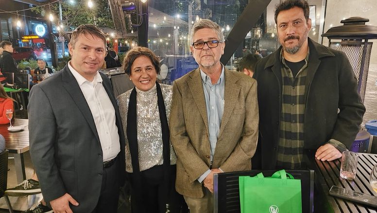 Ertan Alpay, director general de Turkish Airlines para Chile; María Paz Gallego; Claudio Vecchiola; y Rainiero Guerrero, director de Radio Futuro y Rock & Pop.&nbsp;&nbsp;