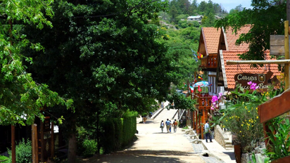 La Cumbrecita es un fascinante destino de Córdoba que cuenta con grandes atractivos para explorar este verano.