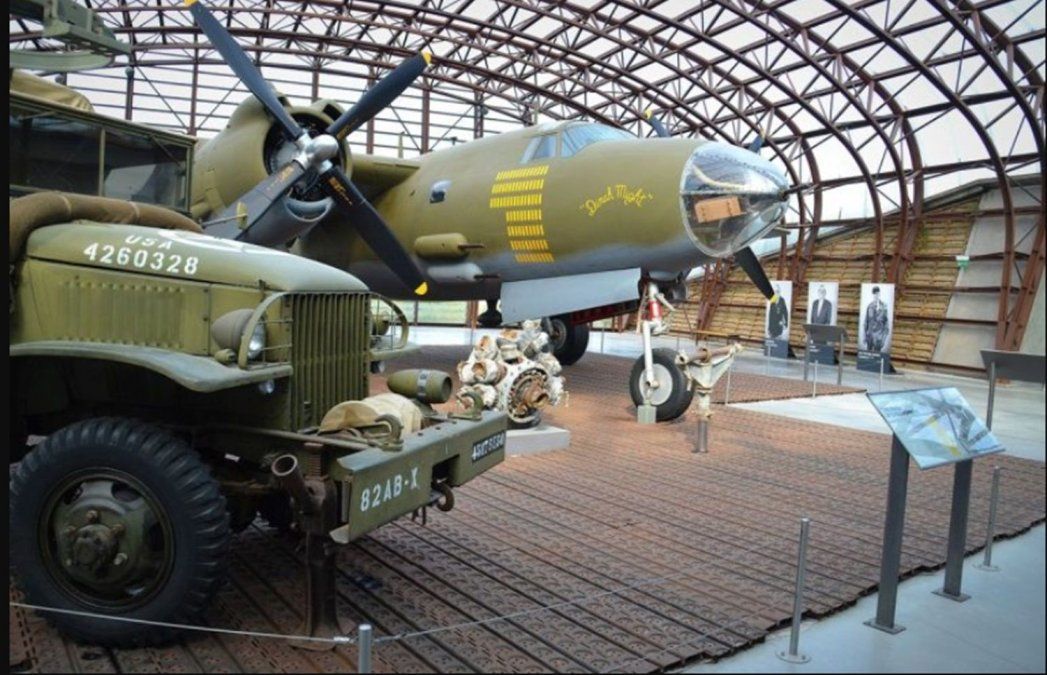 Un bombardero Mitchel B-25 en el Museo del Desembarco, de la Playa Utah.