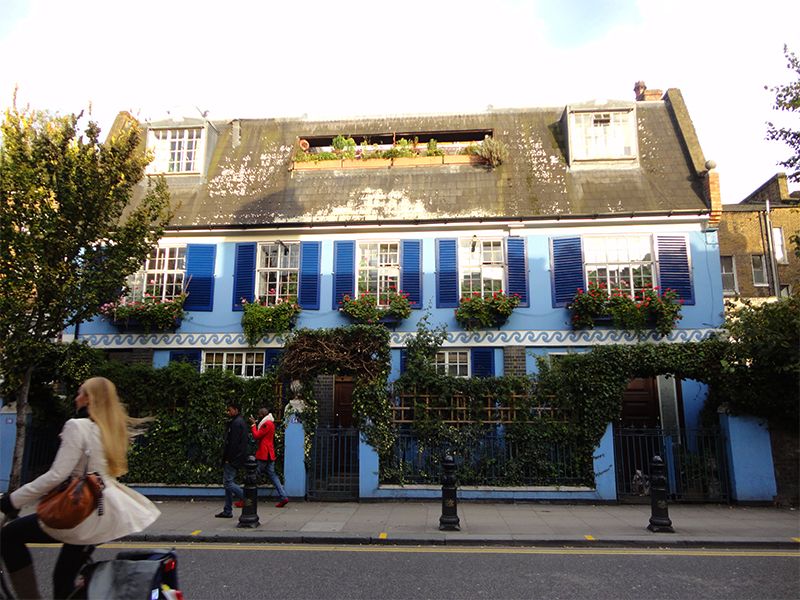 Las casas de colores pasteles, otra de las postales clásicas del barrio de Notting Hill.