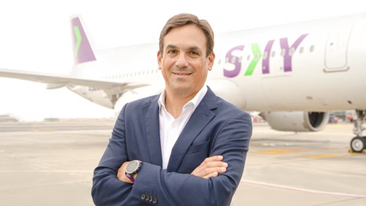 CEO de Sky Airline analizó los retos estructurales del sector aéreo peruano.