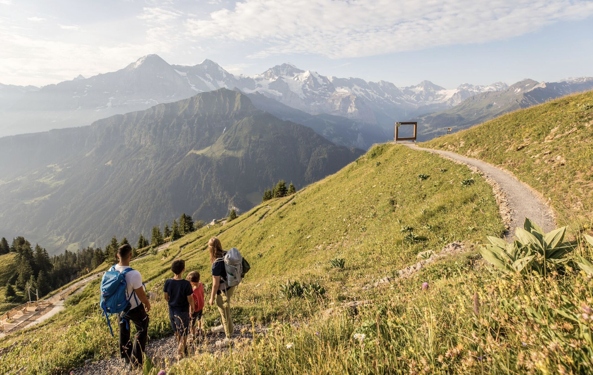 Paseo en familia en Interlaken, en Suiza.