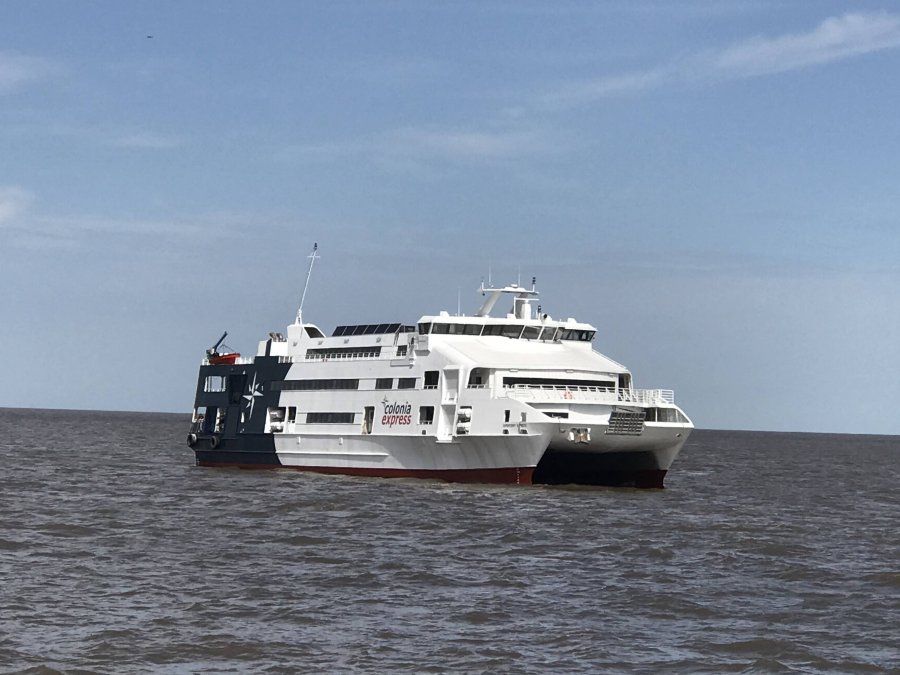 El flamante barco de Colonia Express.