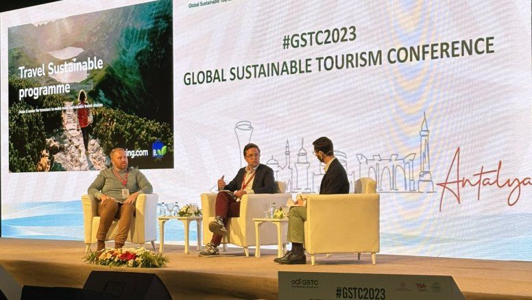Una de las charlas del tercer día del GSTC 2023 en Antalya.