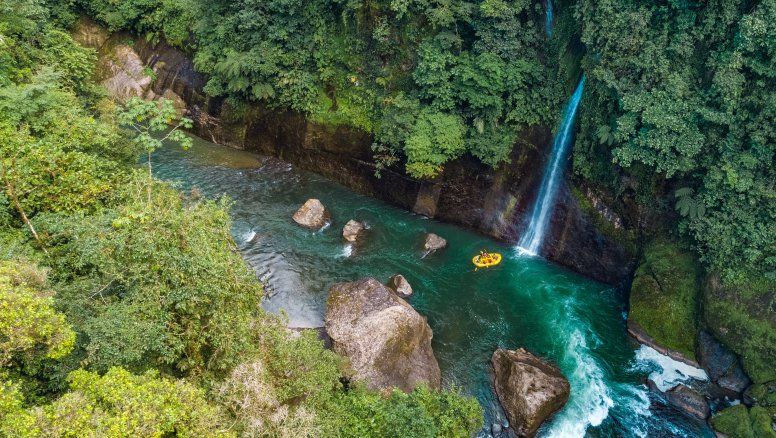 Costa Rica: en la región montañosa de Turrialba se pueden realizar actividades como rafting en el río Pacuare y visitar la Reserva Biológica Catie.