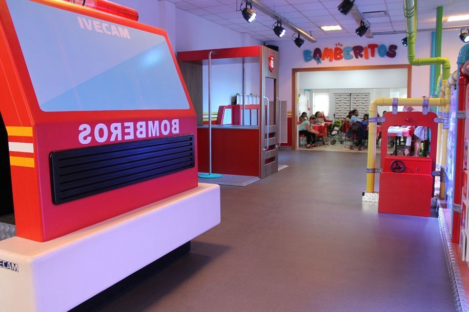 Espacio Bomberitos es una estación de bomberos a escala para los niños, a media hora de Buenos Aires.