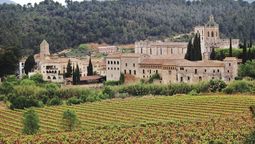 La gastronomía de Cataluña se fundamenta en una despensa generosa abastecida por agricultores, ganaderos, pescadores y artesanos que trabajan con respeto al medioambiente.