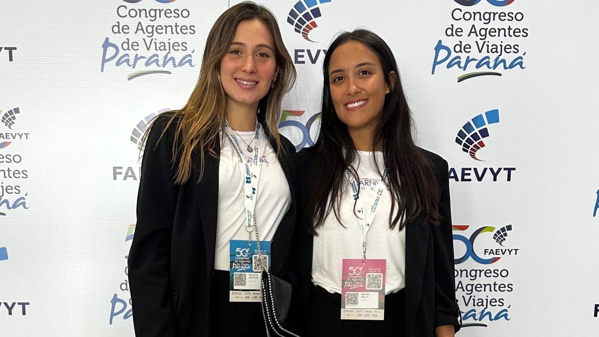 Micaela Vertone y Melina Bello, ejecutiva comercial y ejecutiva de cuentas de Carnival Tours, respectivamente.