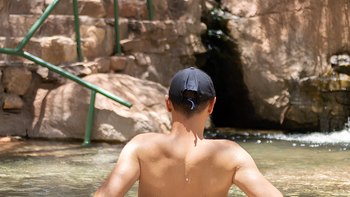 Escapadas de otoño: te contamos cuánto cuesta ir a visitar las Termas de Fiambalá en Catamarca.&nbsp;