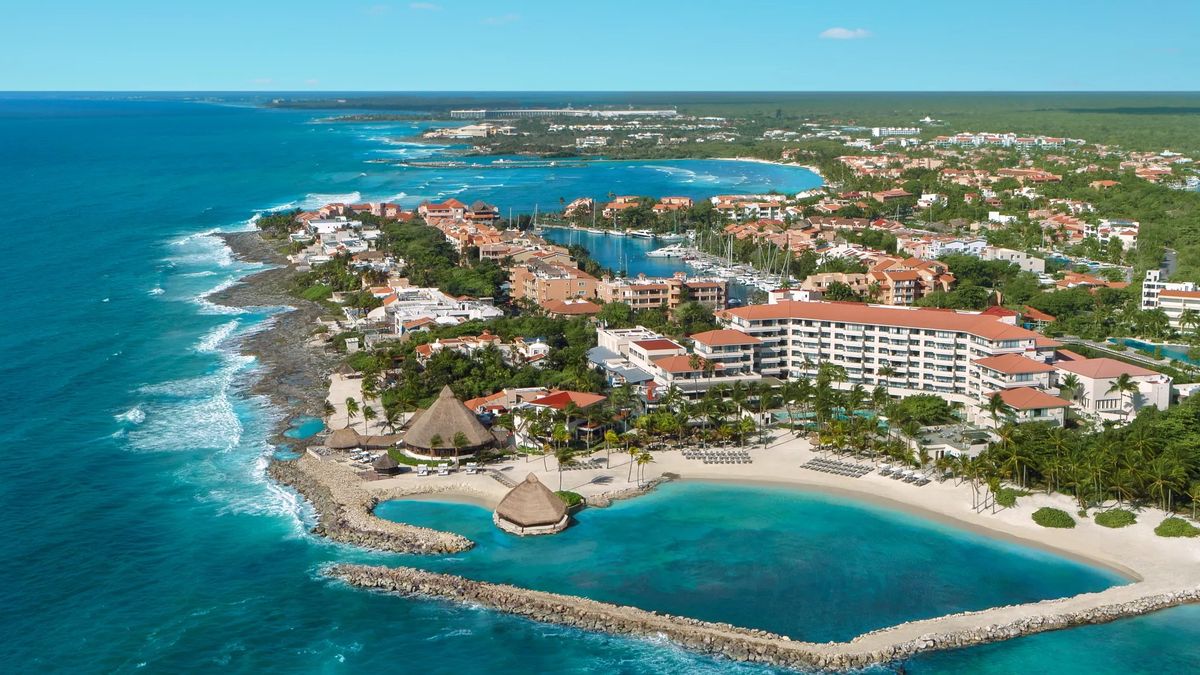 Dreams Aventuras Riviera Maya de Inclusive Collection ofrece experiencias exclusivas en su marina privada con opciones como nado con delfines y excursiones en yate.