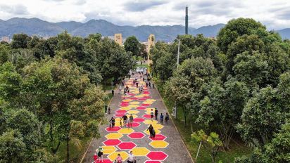 Dentro del Parque Simón Bolívar existen distintos espacios llenos de naturaleza, ideales para compartir con la familia. Dentro del Parque Simón Bolívar existen distintos espacios llenos de naturaleza, ideales para compartir con la familia.
