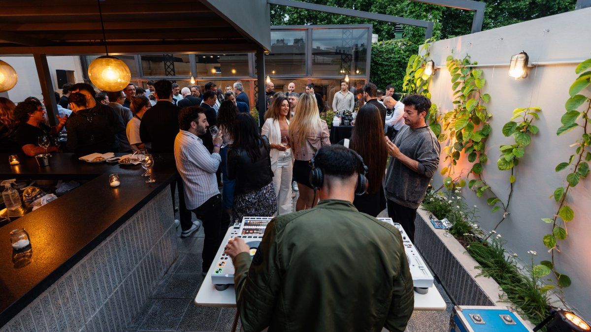 Organizá los mejores festejos en Buenos Aires: en La Malbequería se pueden organizar eventos de hasta 255 personas. Organizá los mejores festejos en Buenos Aires: en La Malbequería se pueden organizar eventos de hasta 255 personas.