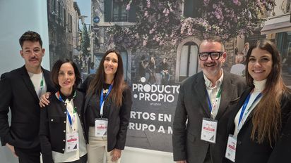 Producto Propio: Carlos Gómez, subdirector general; Belén Esteve, teamleader; Natalia Prigioni, directora comercial Latam; José Manuel Llorens, director general; y Paula Cappella, comercial Latam.&nbsp;