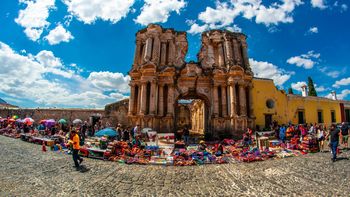 Antigua Guatemala, ciudad ícono del turismo cultural.