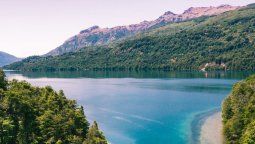 Vacaciones en Patagonia: el lago Krugger es accesiblemediante una navegación que realiza la empresa Criollos Turismo o siguiendo unsendero que, a pie, insume unas 12 horas de caminata con una parada intermedia.