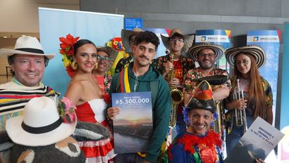 Colombia celebró la llegada del turista 5,5 millones en Aeropuerto Internacional El Dorado. Colombia celebró la llegada del turista 5,5 millones en Aeropuerto Internacional El Dorado.