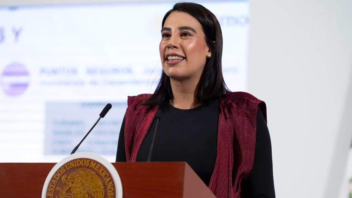 Josefina Rodríguez Zamora, titular de Sectur, en la conferencia de la presidenta Sheinbaum.