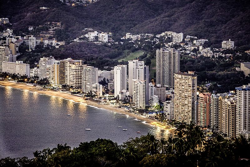 Acapulco, uno de los destinos más clásicos de México, tiene todo lo necesario para encantar a los viajeros.