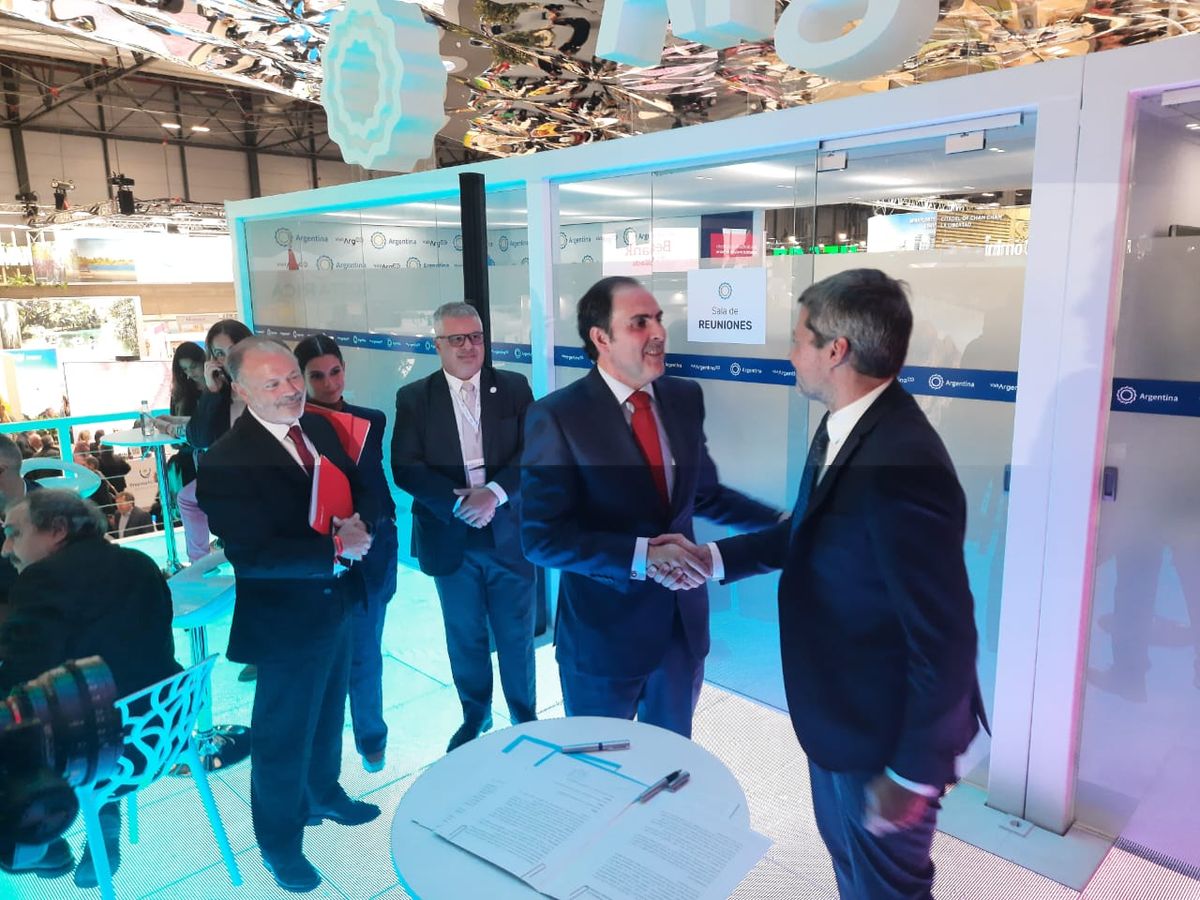Argentina e Iberia firmaron un acuerdo en el marco de Fitur.