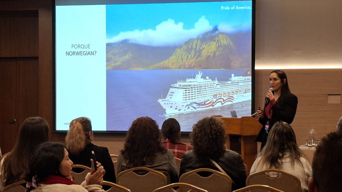 Larissa Valero, representante de Norwegian Cruise Line.