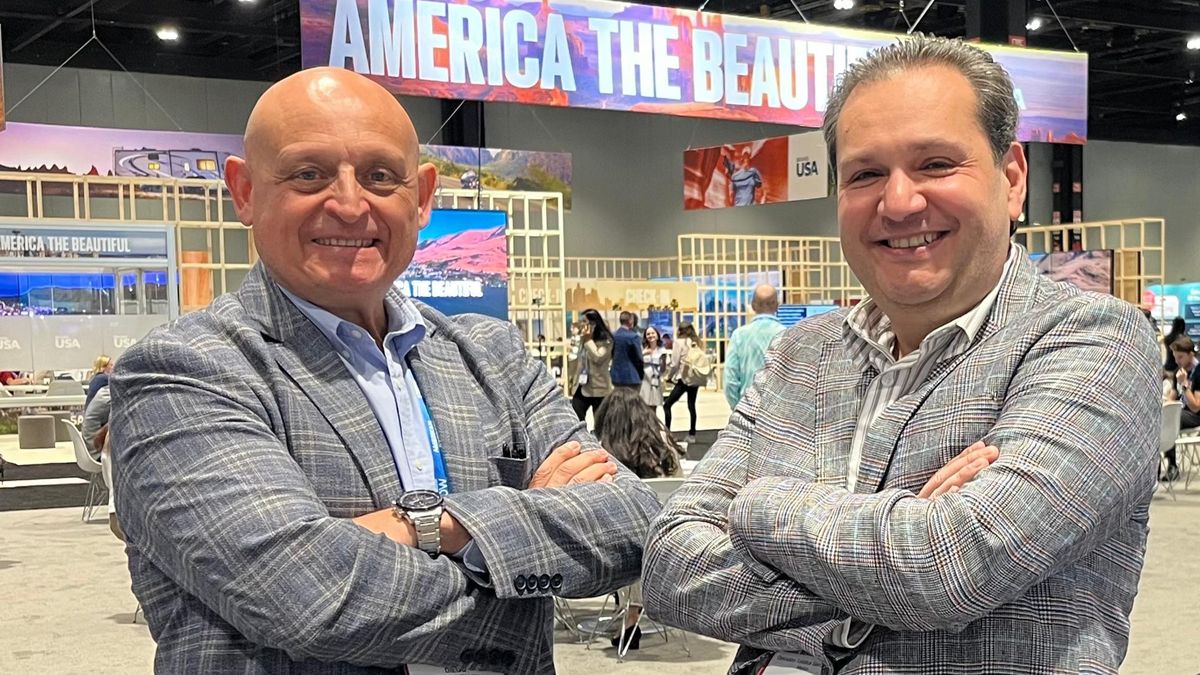 Diego Ontañón, subdirector de Operadora Turística Sierra Madre, y Miguel Hinojosa, director General, presentes en IPW 2025.