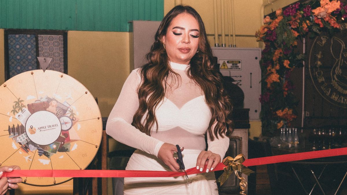 Apple Travel lanzó oficialmente su canal mayorista junto a agencias de viajes de Medellín. Apple Travel lanzó oficialmente su canal mayorista junto a agencias de viajes de Medellín.