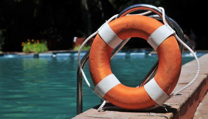 Verano 2023: la piscina es uno de los imperdibles en la estancia en el hotel, que además, es refugio de escritores y artistas desde principios de siglo.