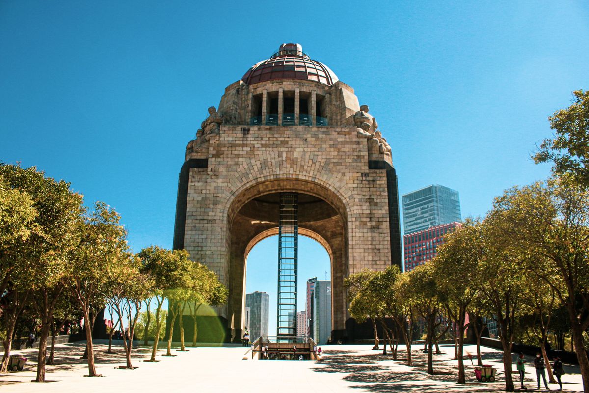 Visita el Monumento a la Revolución y disfruta de su mirador.