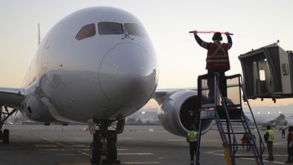 IATA culpa al gobierno de Boric por baja del tráfico aéreo