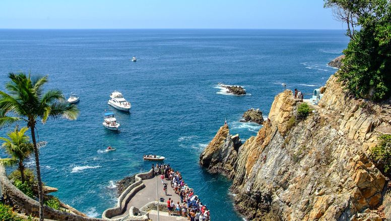 Euromundo: tienen varios paquetes diseñados para vacacionar en playas nacionales.