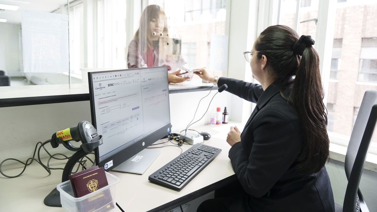 La Cancillería dio a conocer el balance semestral de la expedición de pasaportes en las oficinas de Bogotá.