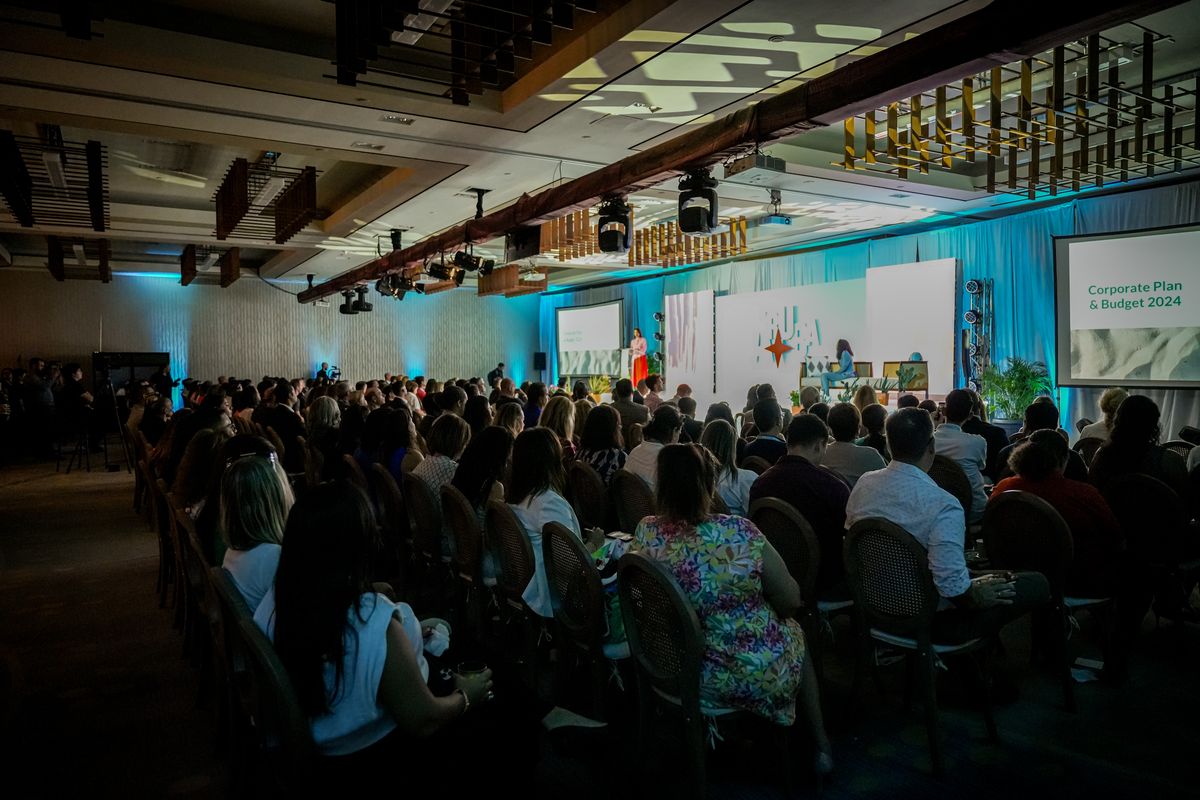 Foto tomada durante el evento de apertura de Aruba Global Travel Conference.