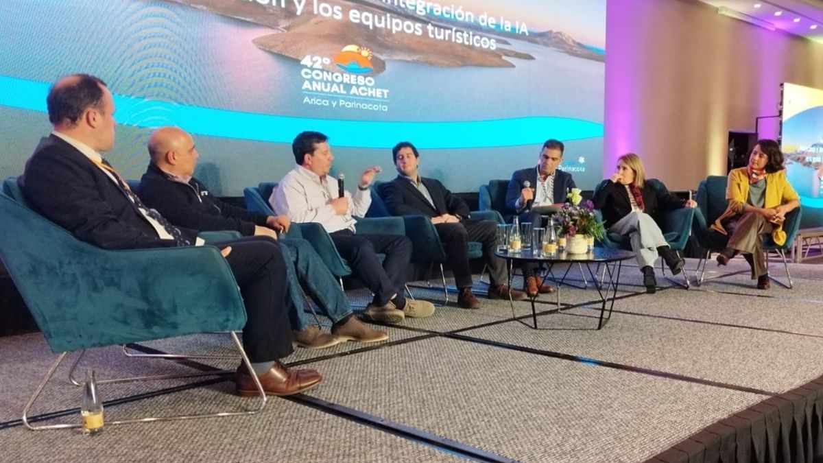 Panel Potenciando el Talento La integración de la IA en la gestión y los equipos turísticos en el 42° Congreso ACHET.