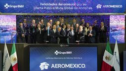 Aeroméxico celebra su regreso a la Bolsa Mexicana de Valores. 