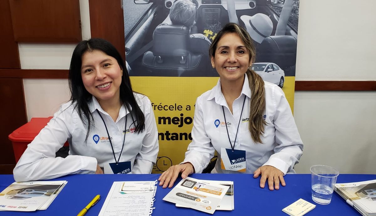 Stand de UltraGo en el Workshop de Ladevi edición Perú 2024.