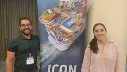 Jean Malavé, representante regional de Royal Caribbean Viajes Amazonas; y Ma. Isabel Guerra, representante de Viajes Amazonas región Costa, en el Ladevi Workshop en Guayaquil.