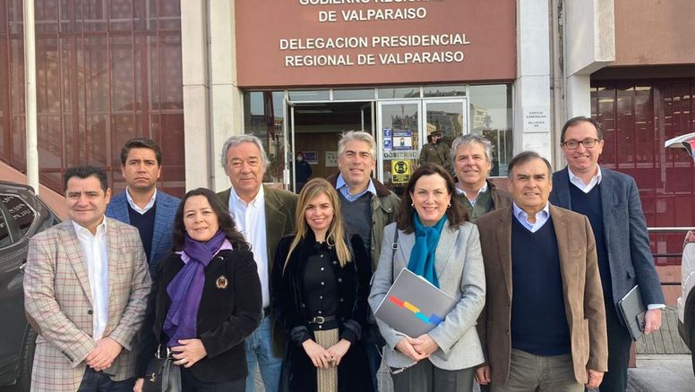El directorio de Fedetur se reunión en Valparaíso con el Gobernador Regional, Rodrigo Mundaca, y el alcalde Jorge Sharp. El directorio de Fedetur se reunión en Valparaíso con el Gobernador Regional, Rodrigo Mundaca, y el alcalde Jorge Sharp.
