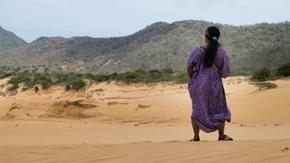 La Guajira es un destino lleno de contrastes entre el desierto y el mar Caribe que cautiva a todo aquel que se aventura en sus tierras.
