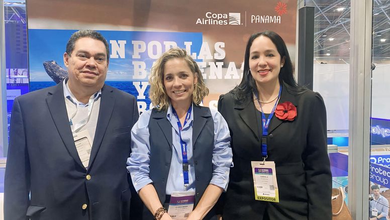 Víctor Manjarres, presidente de TM Américas; Gloria De León, ministra de Turismo de Panamá; y Gabriella Rodríguez, gerente de Travel Trade de Visit Panamá.
