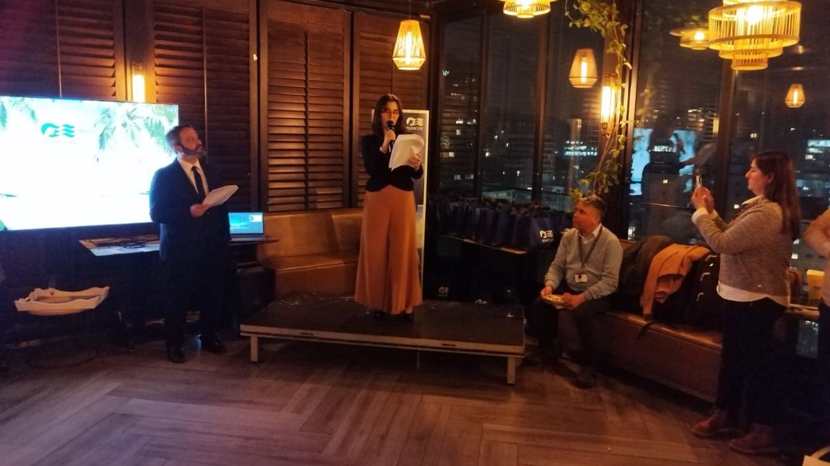 Gloria Muñoz en su presentación. 