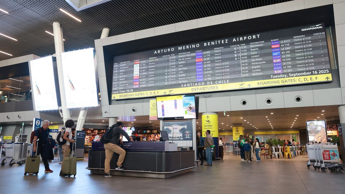 El flujo del Aeropuerto de Santiago durante Fiestas Patrias proyecta una baja de 1,2% respecto al año pasado.